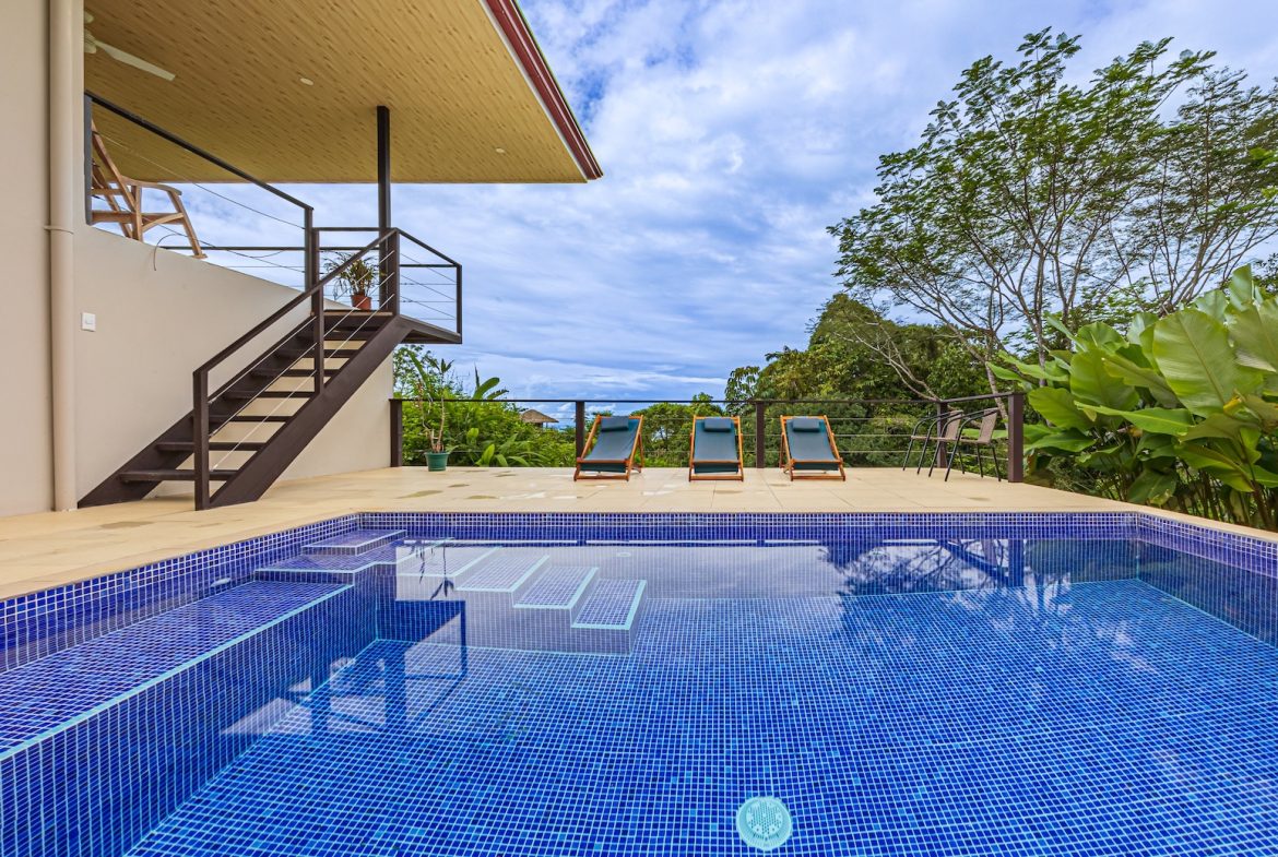 TWO FLOOR PROPERTY WITH TWO BEDROOM AND OCEAN VIEWS, IN SAN JOSECITO – 2.2 ACRES