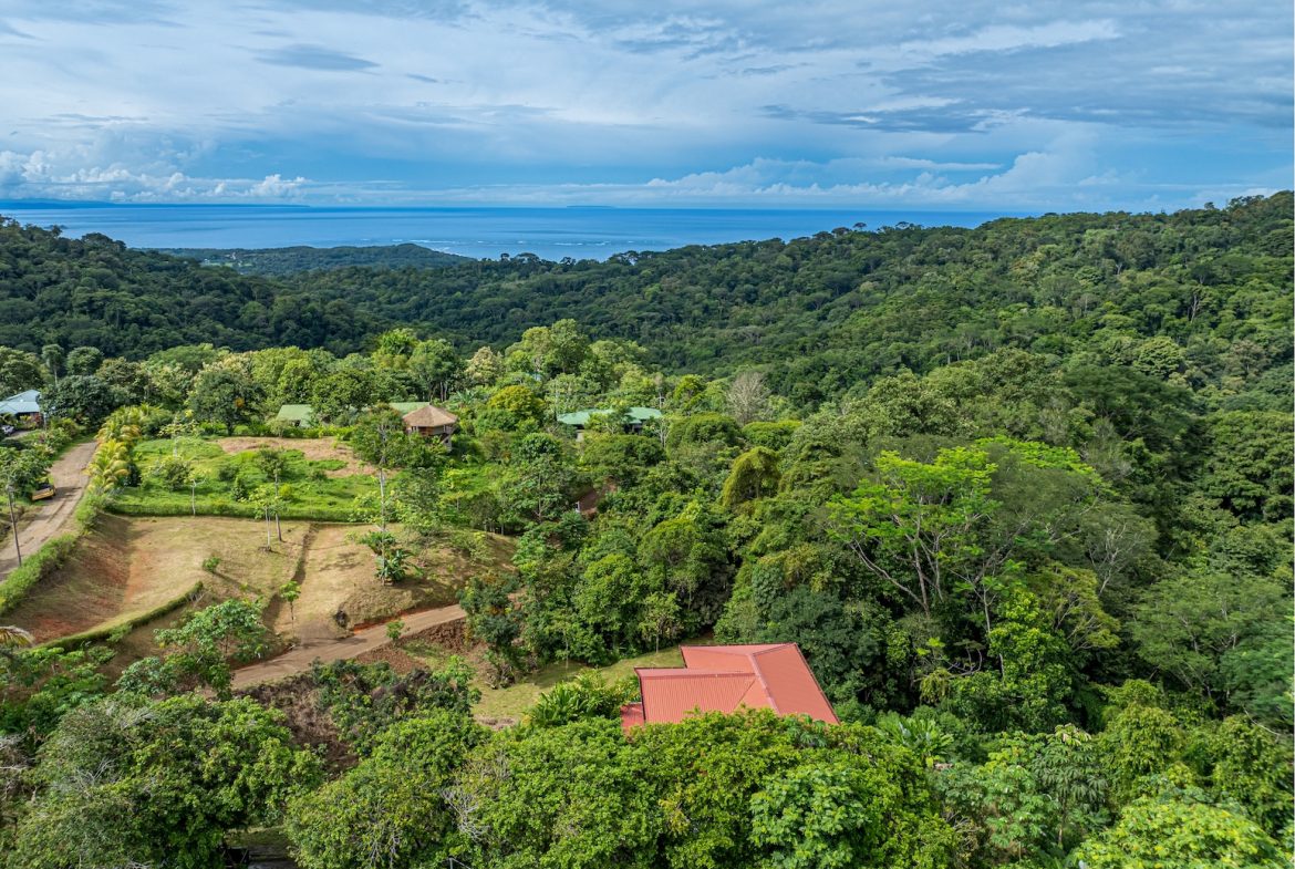 TWO FLOOR PROPERTY WITH TWO BEDROOM AND OCEAN VIEWS, IN SAN JOSECITO – 2.2 ACRES, Uvita, Costa Rica — photo 3