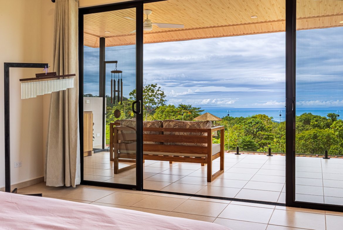 TWO FLOOR PROPERTY WITH TWO BEDROOM AND OCEAN VIEWS, IN SAN JOSECITO – 2.2 ACRES