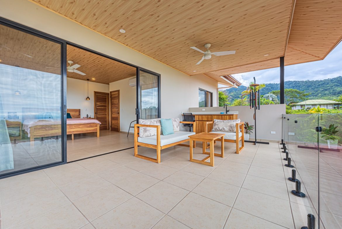 TWO FLOOR PROPERTY WITH TWO BEDROOM AND OCEAN VIEWS, IN SAN JOSECITO – 2.2 ACRES