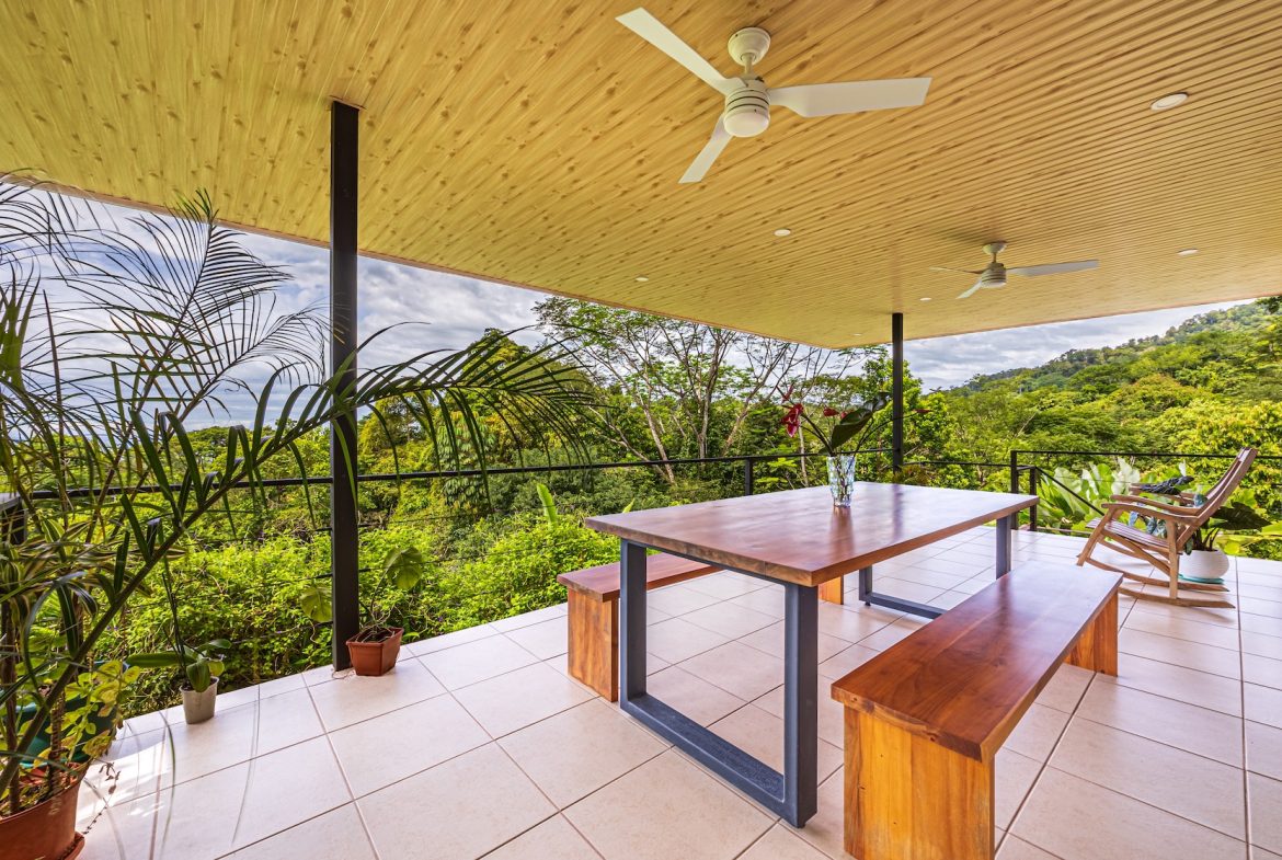 TWO FLOOR PROPERTY WITH TWO BEDROOM AND OCEAN VIEWS, IN SAN JOSECITO – 2.2 ACRES