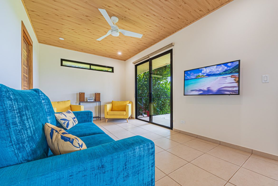 TWO FLOOR PROPERTY WITH TWO BEDROOM AND OCEAN VIEWS, IN SAN JOSECITO – 2.2 ACRES