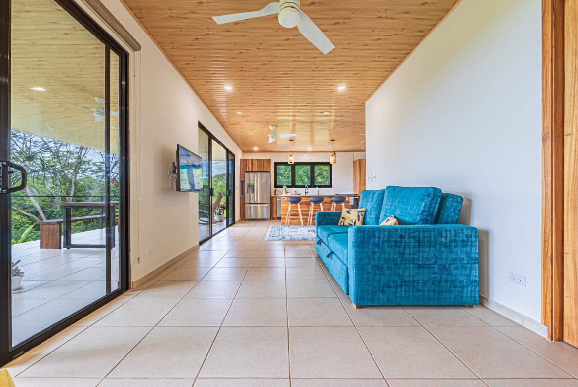 TWO FLOOR PROPERTY WITH TWO BEDROOM AND OCEAN VIEWS, IN SAN JOSECITO – 2.2 ACRES