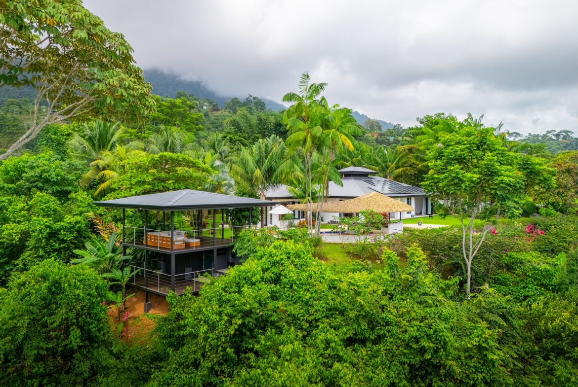 JUNGLE PROPERTY WITH FOUR BEDROOM HOME AND MOUNTAINS PANORAMIC VIEWS, IN TRES RIOS – 4.94 ACRES, Uvita, Costa Rica — photo 4