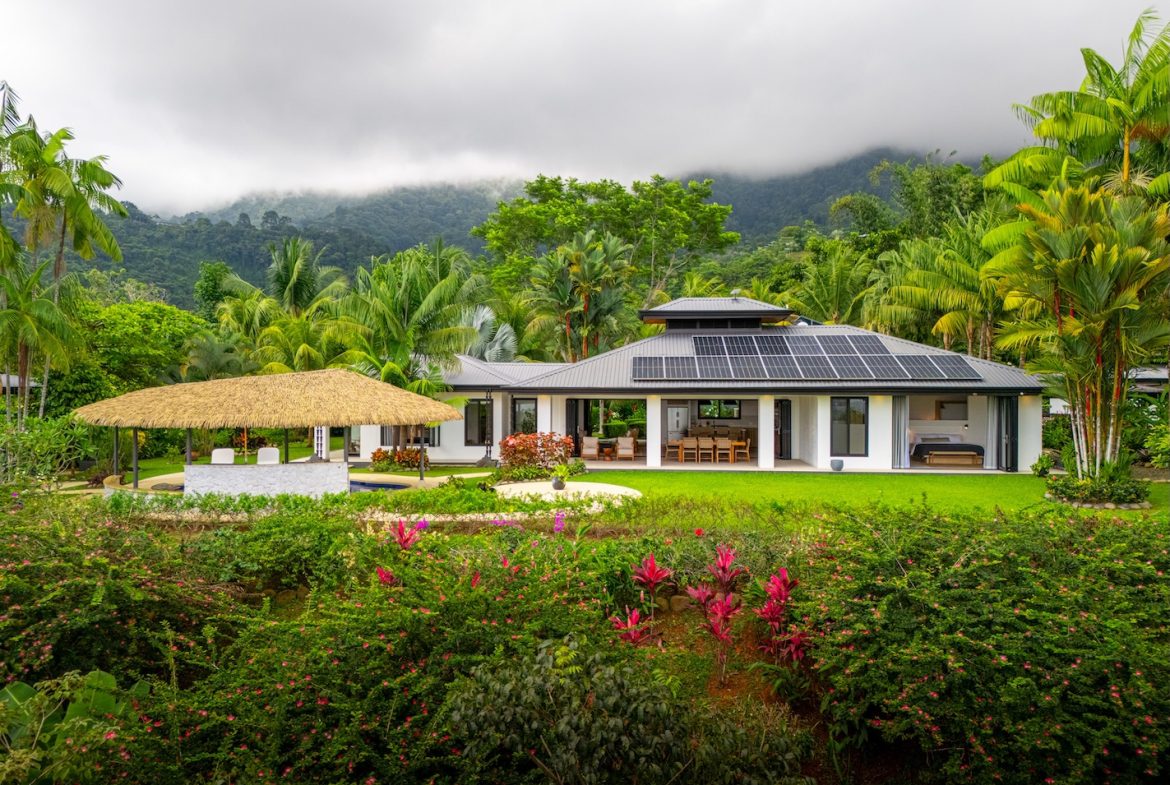 JUNGLE PROPERTY WITH FOUR BEDROOM HOME AND MOUNTAINS PANORAMIC VIEWS, IN TRES RIOS – 4.94 ACRES, Uvita, Costa Rica — photo 3