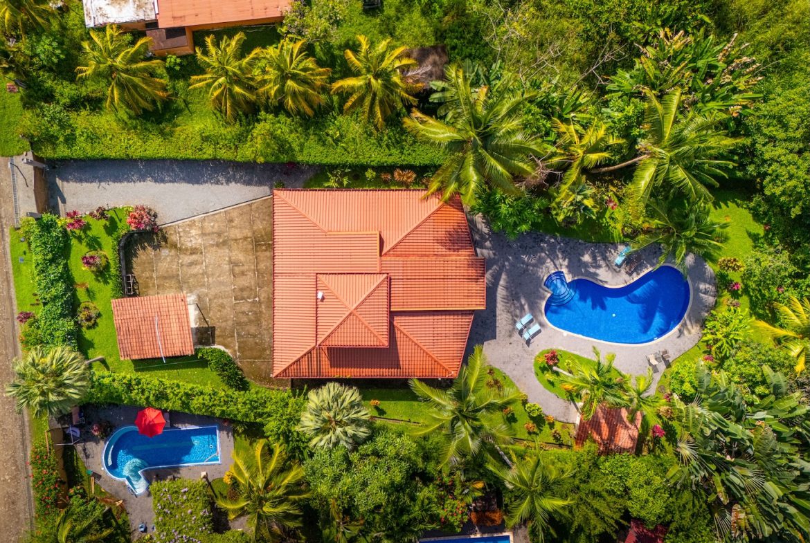 PROPERTY WITH THREE BEDROOM HOME NEAR TO THE OJOCHAL CENTER – 0.37 ACRES, Uvita, Costa Rica — photo 4