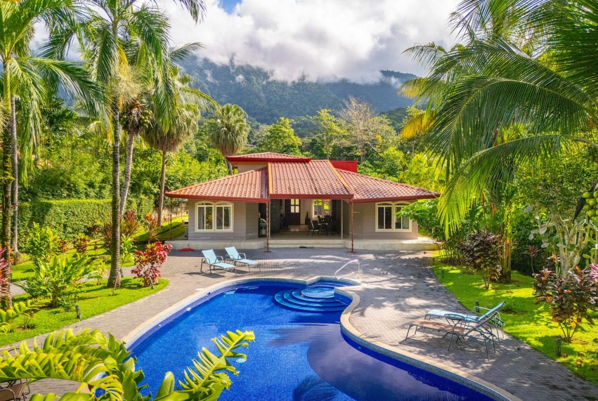 PROPERTY WITH THREE BEDROOM HOME NEAR TO THE OJOCHAL CENTER – 0.37 ACRES, Uvita, Costa Rica — photo 6