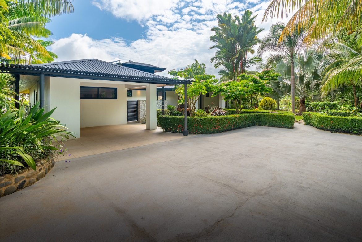 JUNGLE PROPERTY WITH FOUR BEDROOM HOME AND MOUNTAINS PANORAMIC VIEWS, IN TRES RIOS – 4.94 ACRES, Uvita, Costa Rica — photo 5