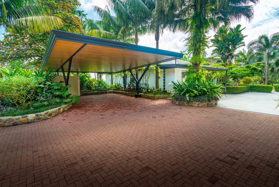 JUNGLE PROPERTY WITH FOUR BEDROOM HOME AND MOUNTAINS PANORAMIC VIEWS, IN TRES RIOS – 4.94 ACRES, Uvita, Costa Rica — photo 6