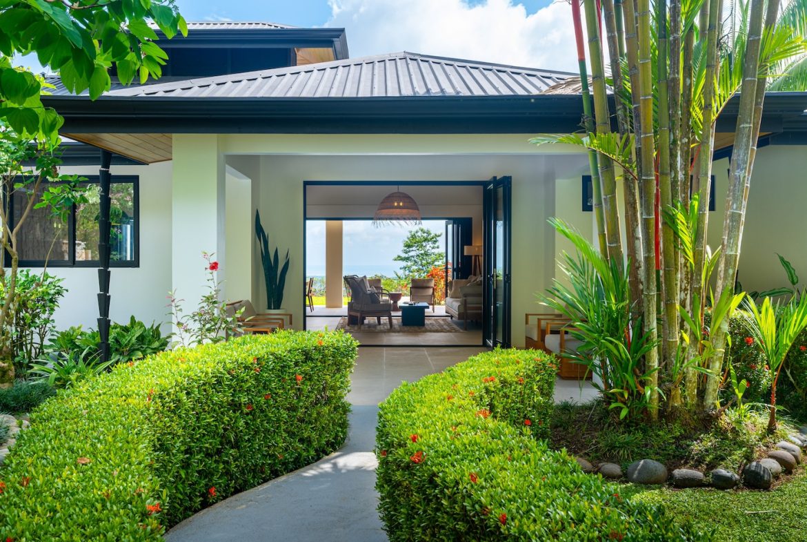 JUNGLE PROPERTY WITH FOUR BEDROOM HOME AND MOUNTAINS PANORAMIC VIEWS, IN TRES RIOS – 4.94 ACRES, Uvita, Costa Rica — photo 8