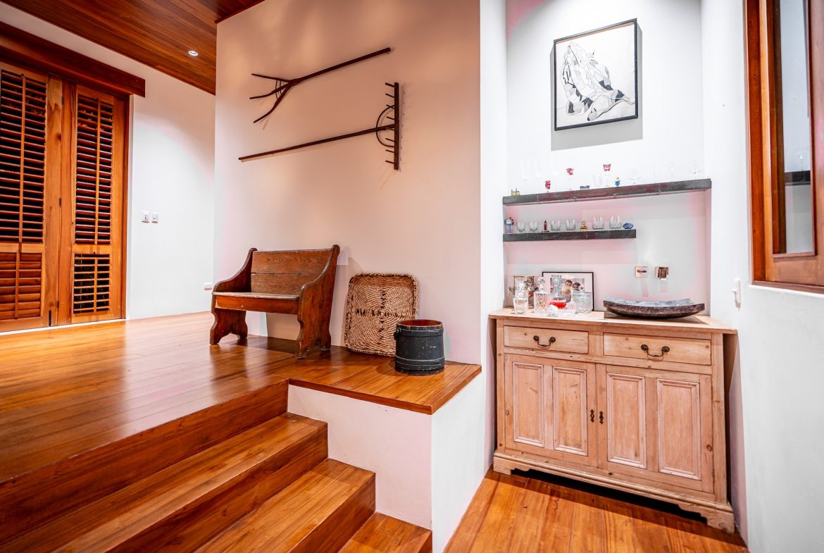 PROPERTY TWO FLOOR WITH TWO BEDROOM AND ADDITIONAL LOT SIZE NEXT TO PROPERTY, IN ESCALERAS – 3 ACRES