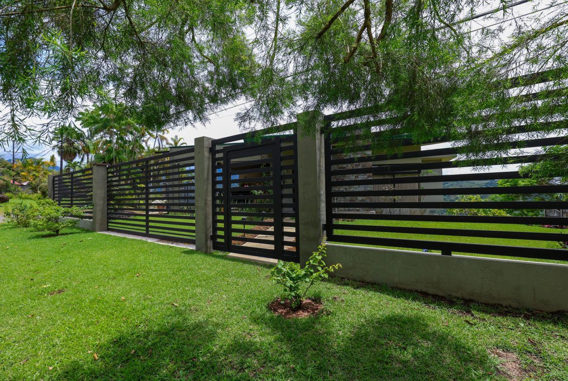 5-BEDROOM CHIRRIPO MOUNTAIN VIEW HOME WITH EASY ACCESS, PREMIUM FINISHES, FRUIT TREES AND LANSCAPED – 0.22 ACRES, Uvita, Costa Rica — photo 5