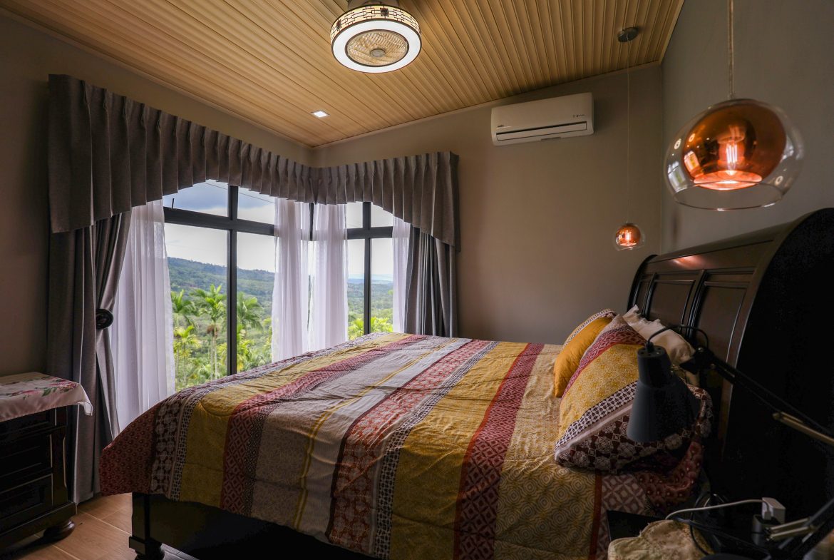 5-BEDROOM CHIRRIPO MOUNTAIN VIEW HOME WITH EASY ACCESS, PREMIUM FINISHES, FRUIT TREES AND LANSCAPED – 0.22 ACRES