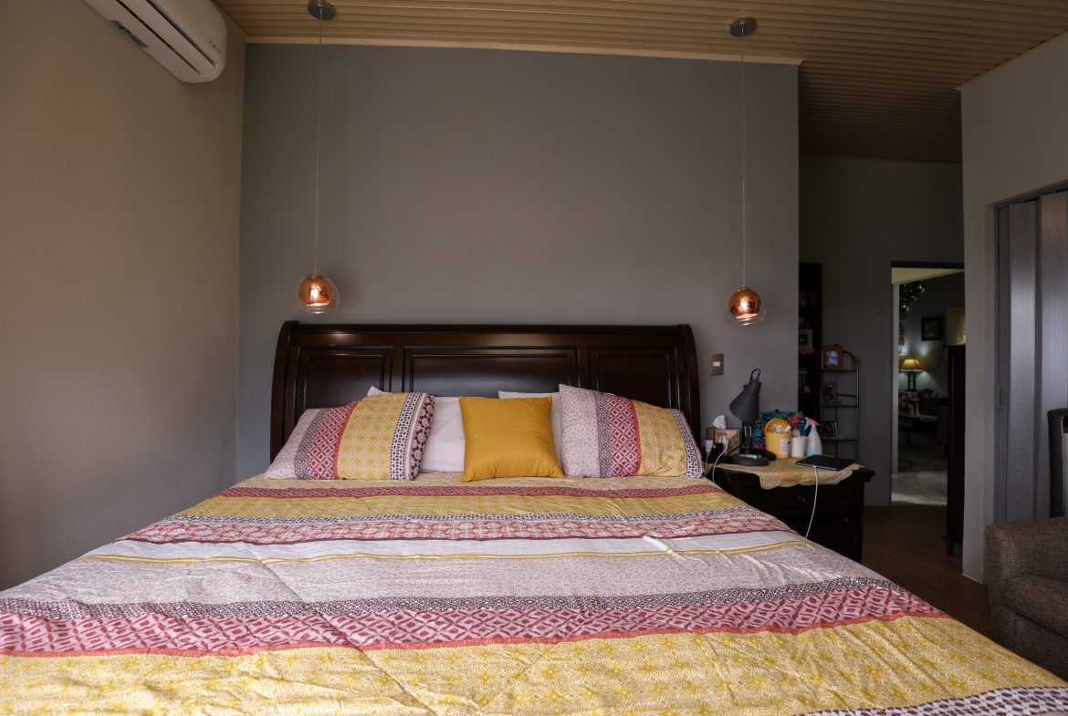 5-BEDROOM CHIRRIPO MOUNTAIN VIEW HOME WITH EASY ACCESS, PREMIUM FINISHES, FRUIT TREES AND LANSCAPED – 0.22 ACRES
