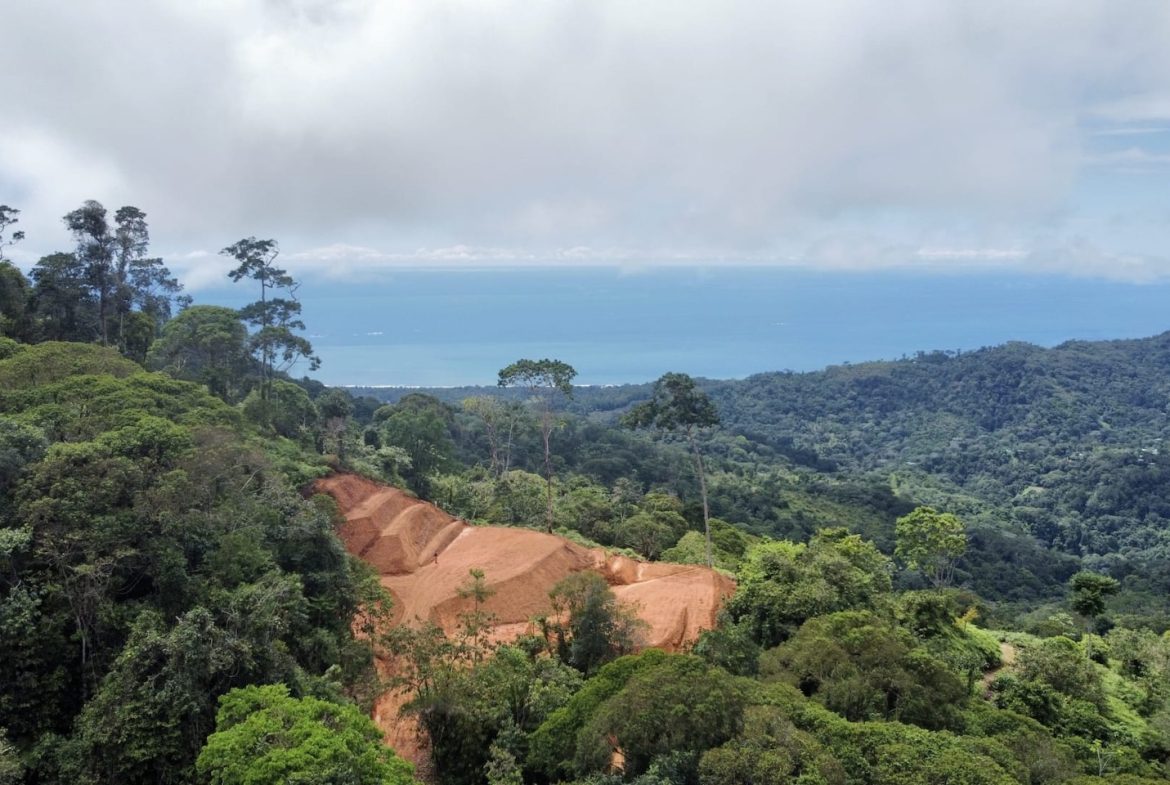 BUILDING PROPERTY WITH  MOUNTAINS VIEWS AND EXTRA LOTS WITH OCEAN VIEW NEXT TO THE PROPERTY – 2.1 ACRES