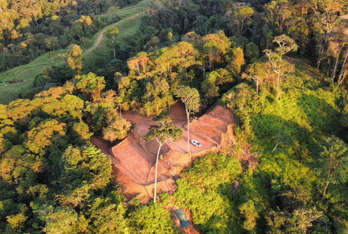 BUILDING PROPERTY WITH  MOUNTAINS VIEWS AND EXTRA LOTS WITH OCEAN VIEW NEXT TO THE PROPERTY – 2.1 ACRES