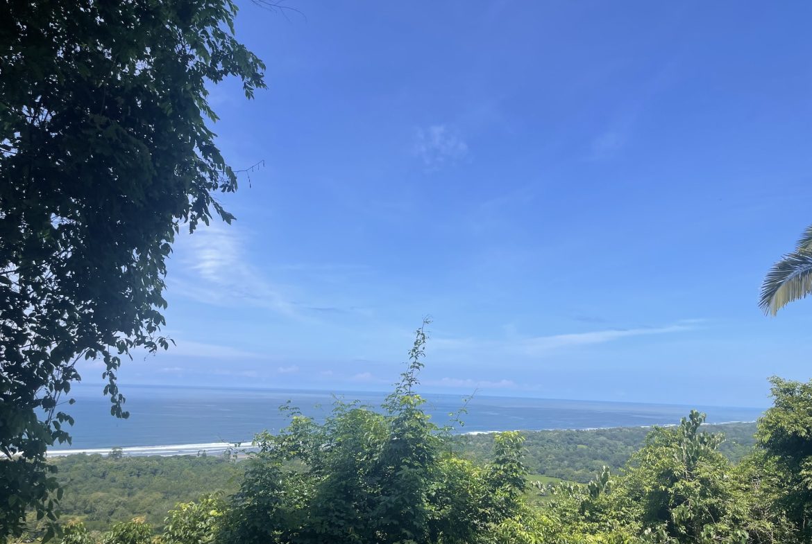BUILDING PROPERTY WITH OCEAN VIEW AND PUBLIC ROAD IN FRONT, NEAR TO THE LINDA BEACH – 3.35 ACRES