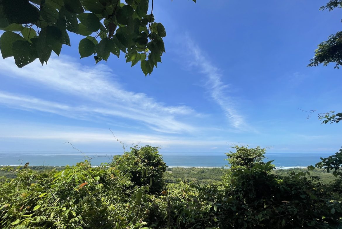 BUILDING PROPERTY WITH OCEAN VIEW AND PUBLIC ROAD IN FRONT, NEAR TO THE LINDA BEACH – 3.35 ACRES