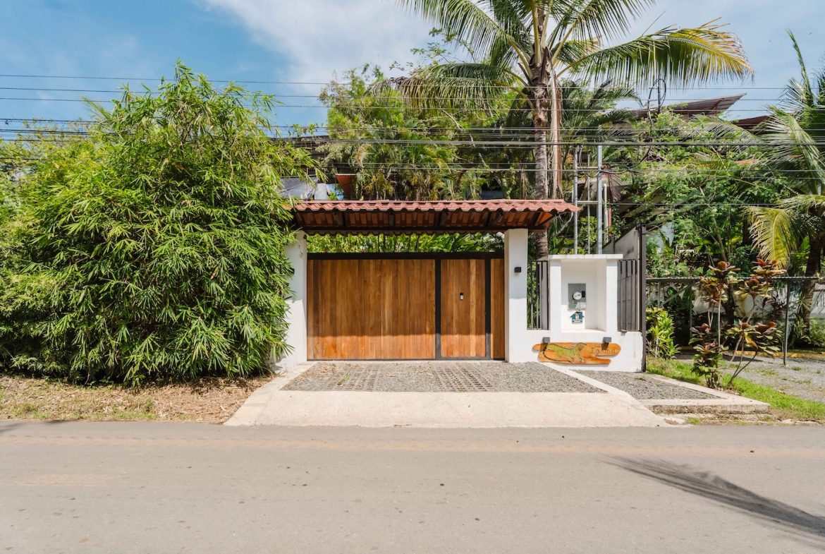 PROPERTY WITH THREE BEDROOM AND POOL IN A GATED COMMUNITY, IN QUEPOS – 0.2 ACRES, Uvita, Costa Rica — photo 2