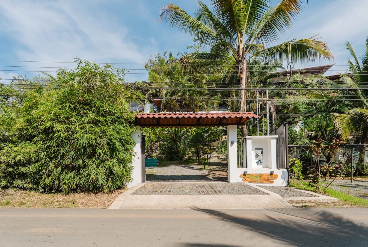 PROPERTY WITH THREE BEDROOM AND POOL IN A GATED COMMUNITY, IN QUEPOS – 0.2 ACRES, Uvita, Costa Rica — photo 3
