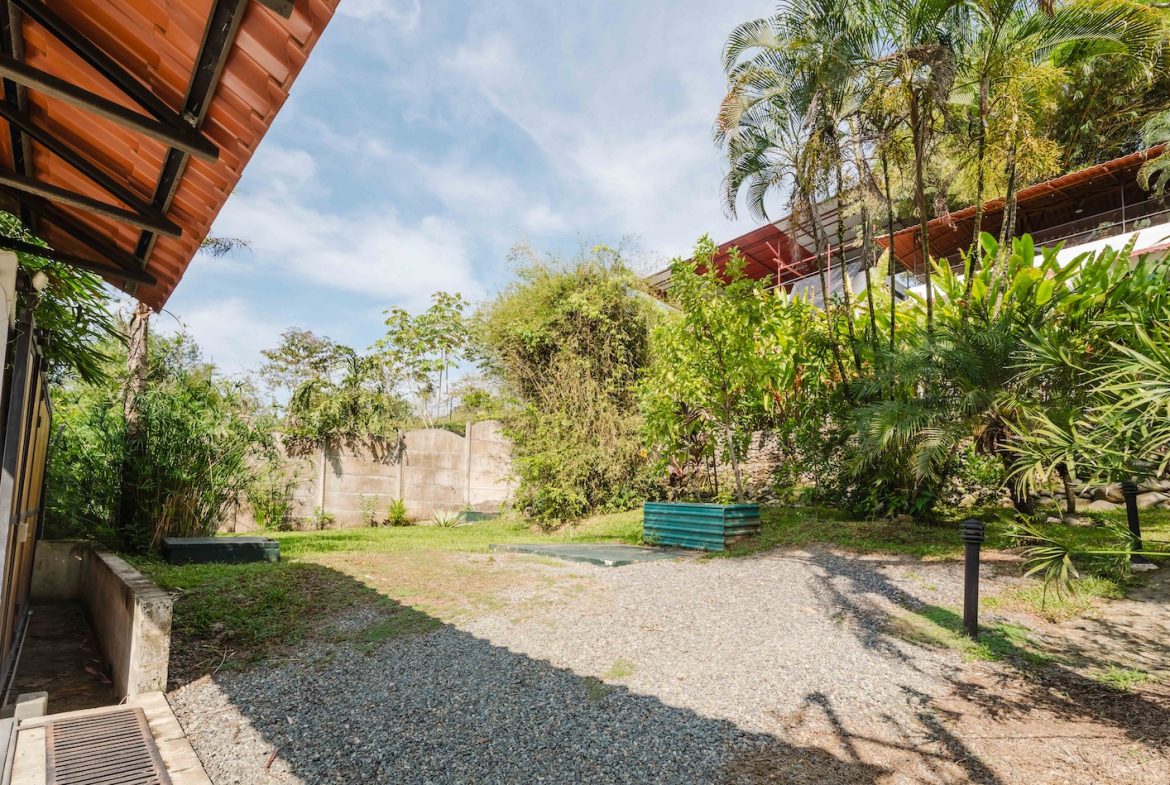 PROPERTY WITH THREE BEDROOM AND POOL IN A GATED COMMUNITY, IN QUEPOS – 0.2 ACRES, Uvita, Costa Rica — photo 5