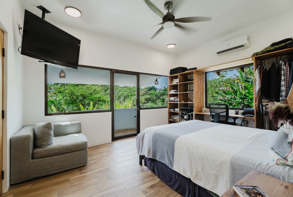 PROPERTY WITH THREE BEDROOM AND POOL IN A GATED COMMUNITY, IN QUEPOS – 0.2 ACRES