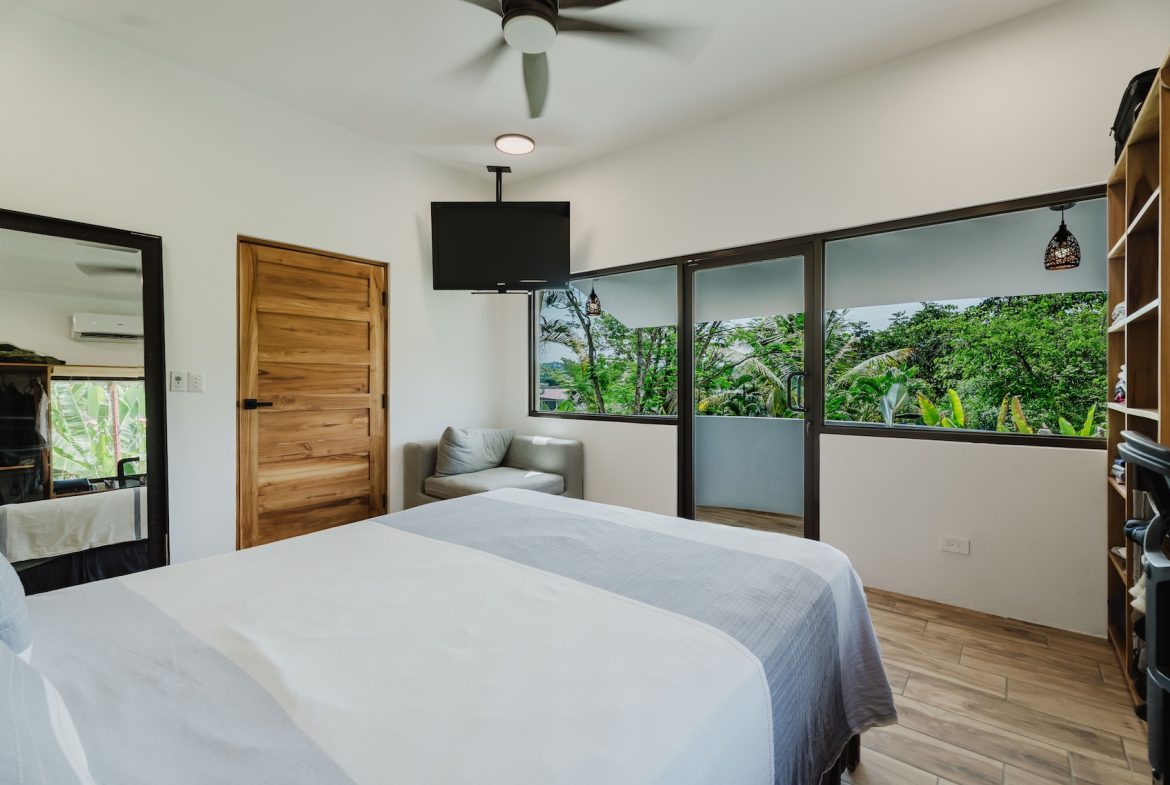 PROPERTY WITH THREE BEDROOM AND POOL IN A GATED COMMUNITY, IN QUEPOS – 0.2 ACRES