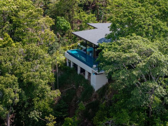 LUXURY THREE FLOOR PROPERTY WITH EIGHT BEDROOM WITH TREES VIEWS, IN QUEPOS – 0.22 ACRES, Quepos, Costa Rica — photo 1