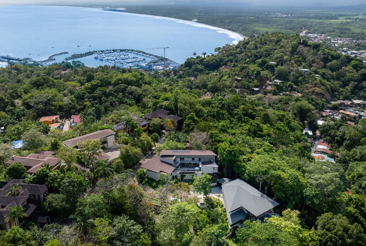 LUXURY THREE FLOOR PROPERTY WITH EIGHT BEDROOM WITH TREES VIEWS, IN QUEPOS – 0.22 ACRES, Uvita, Costa Rica — photo 2
