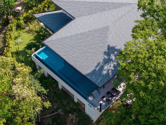 LUXURY THREE FLOOR PROPERTY WITH EIGHT BEDROOM WITH TREES VIEWS, IN QUEPOS – 0.22 ACRES, Quepos, Costa Rica — photo 3