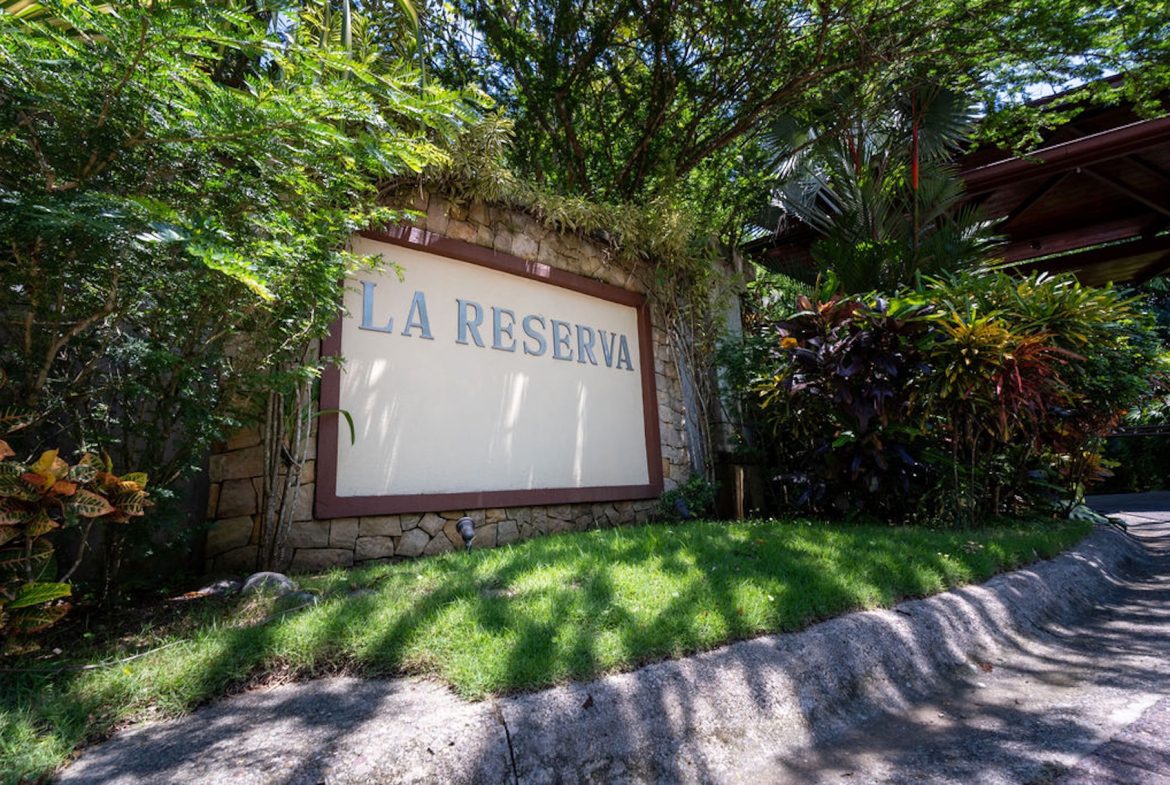 LUXURY THREE FLOOR PROPERTY WITH EIGHT BEDROOM WITH TREES VIEWS, IN QUEPOS – 0.22 ACRES, Uvita, Costa Rica — photo 4