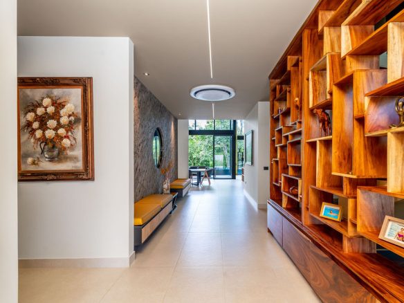 LUXURY THREE FLOOR PROPERTY WITH EIGHT BEDROOM WITH TREES VIEWS, IN QUEPOS – 0.22 ACRES, Quepos, Costa Rica — photo 7
