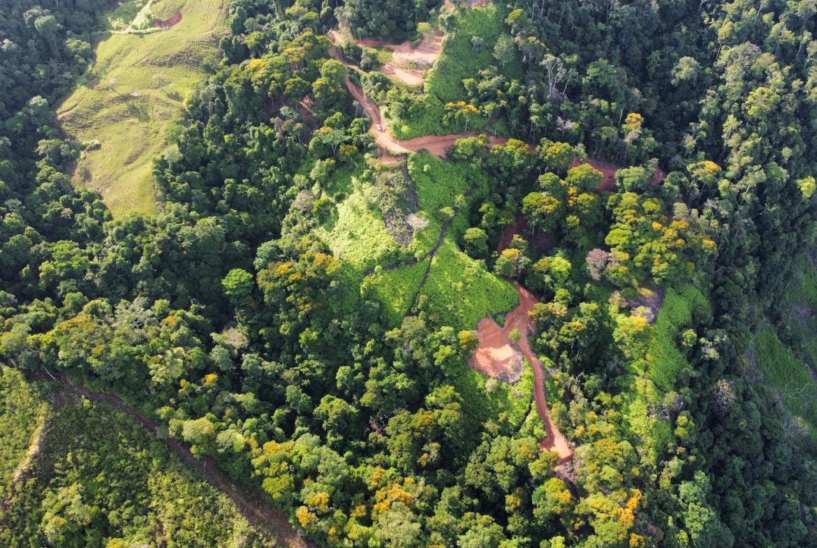 BUILDING PROPERTY WITH  MOUNTAINS VIEWS AND EXTRA LOTS WITH OCEAN VIEW NEXT TO THE PROPERTY – 2.1 ACRES
