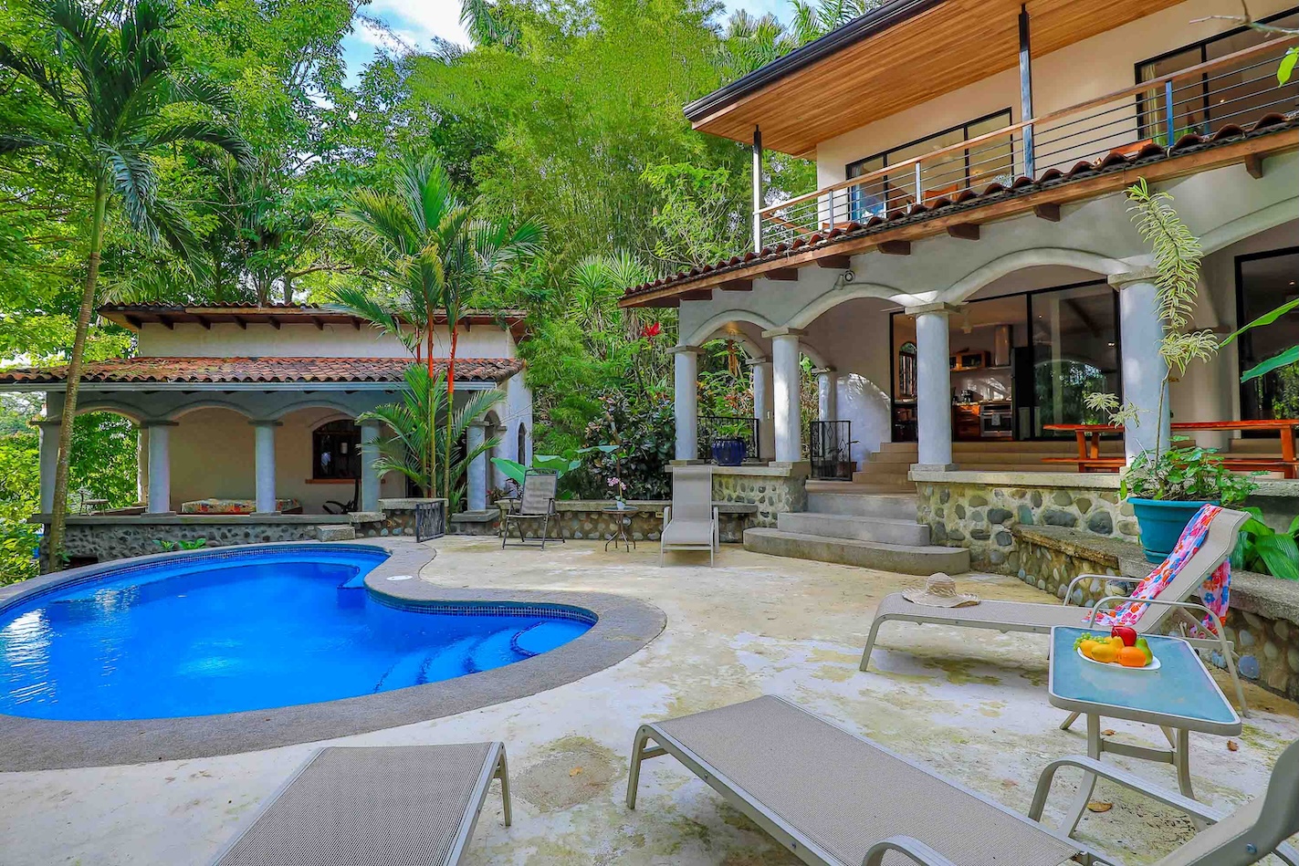 pool w both structures