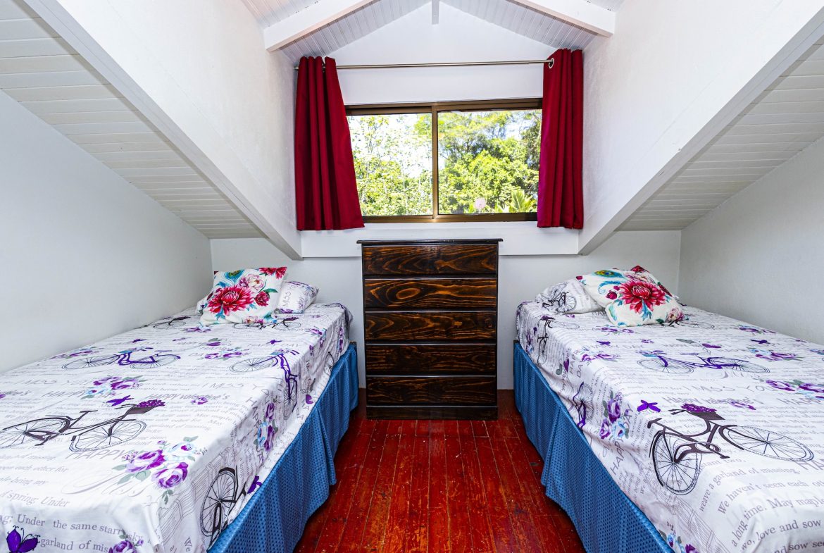 PROPERTY WITH A GUEST HOUSE AND PANORAMIC VIEWS OF THE OCEAN AND MOUNTAINS, IN LAGUNAS – 1.39 ACRES