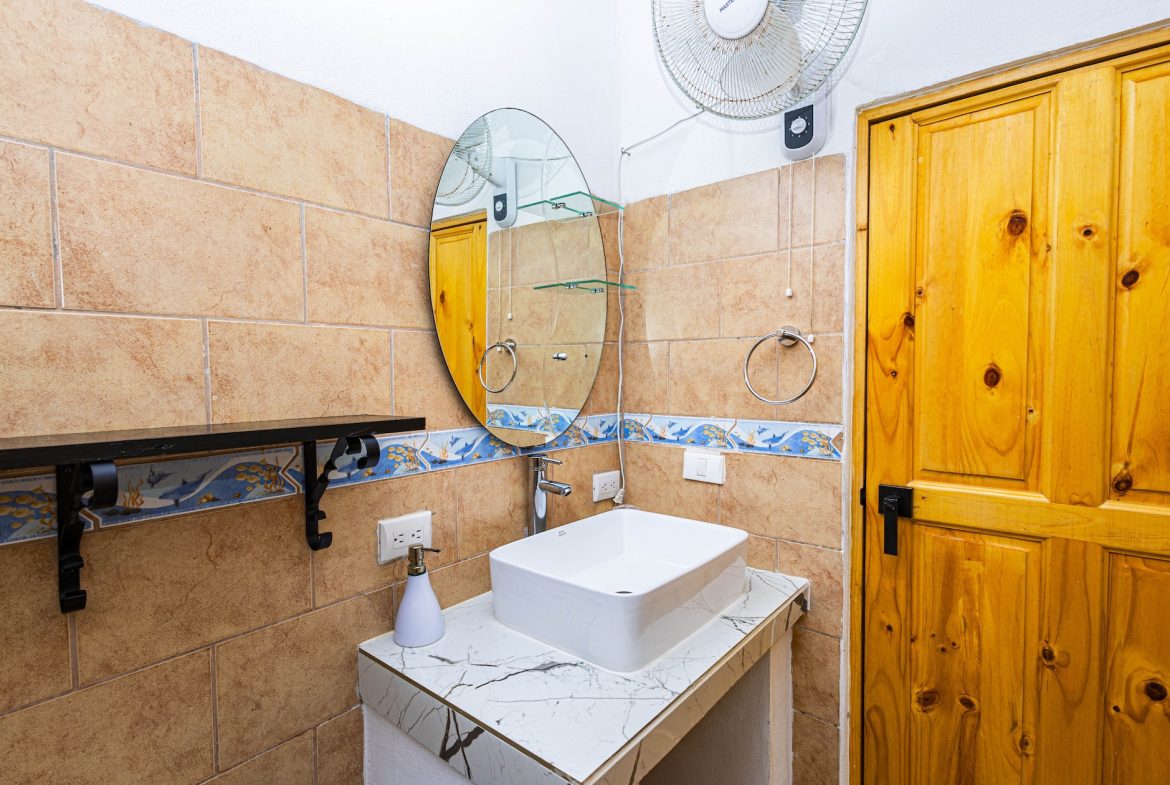 PROPERTY WITH A GUEST HOUSE AND PANORAMIC VIEWS OF THE OCEAN AND MOUNTAINS, IN LAGUNAS – 1.39 ACRES