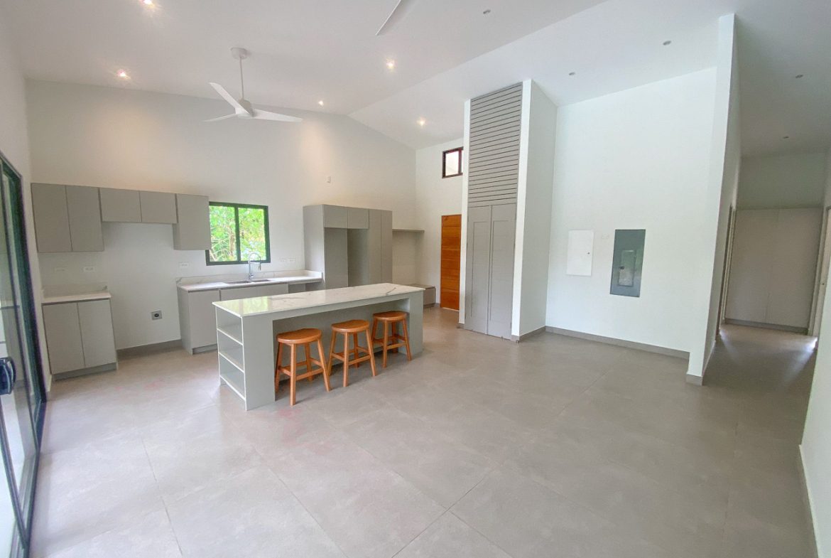 PROPERTY WITH THREE BEDROOM, AND PANORAMIC VIEWS, IN OJOCHAL – 2.5 ACRES