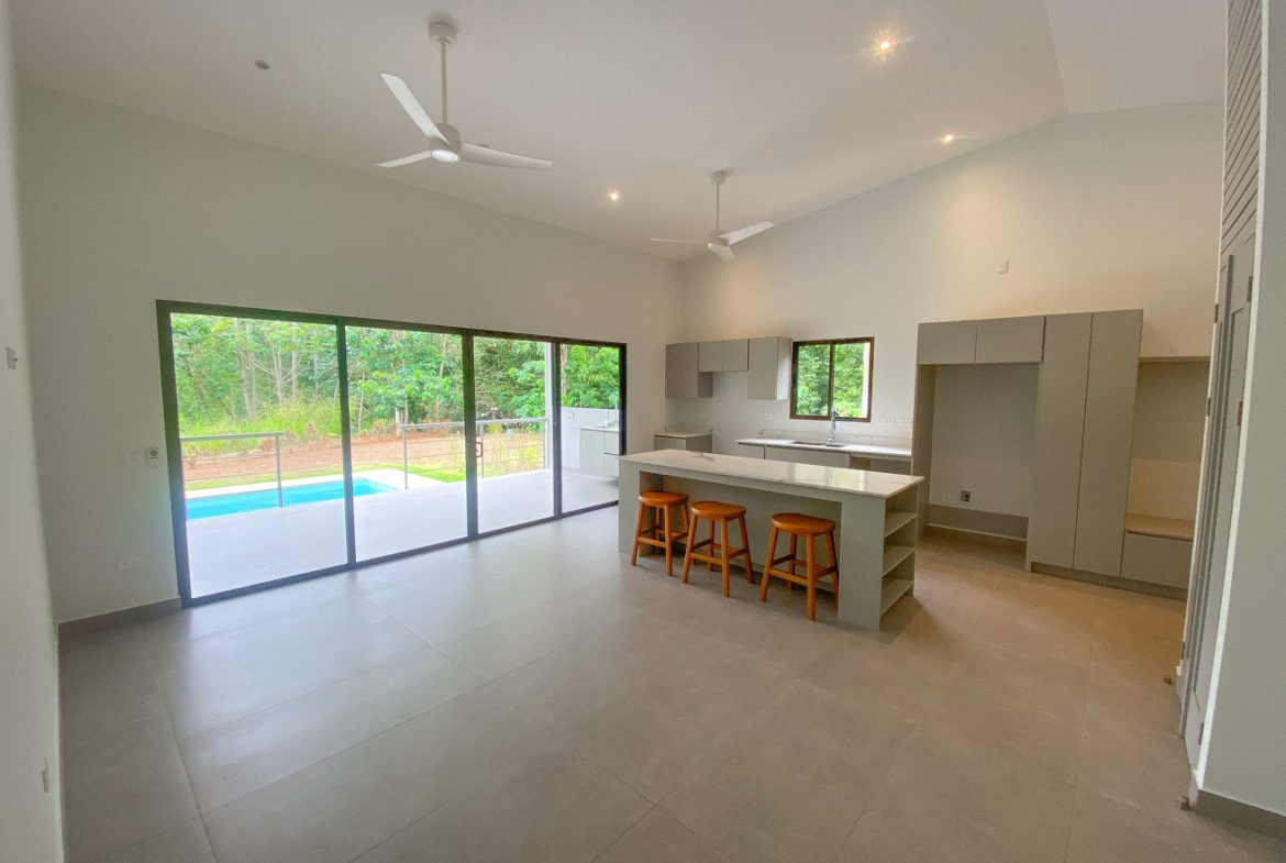 PROPERTY WITH THREE BEDROOM, AND PANORAMIC VIEWS, IN OJOCHAL – 2.5 ACRES