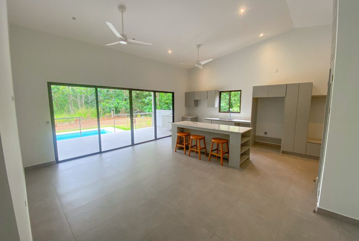 PROPERTY WITH THREE BEDROOM, AND PANORAMIC VIEWS, IN OJOCHAL – 2.5 ACRES