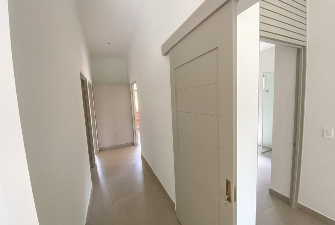 PROPERTY WITH THREE BEDROOM, AND PANORAMIC VIEWS, IN OJOCHAL – 2.5 ACRES