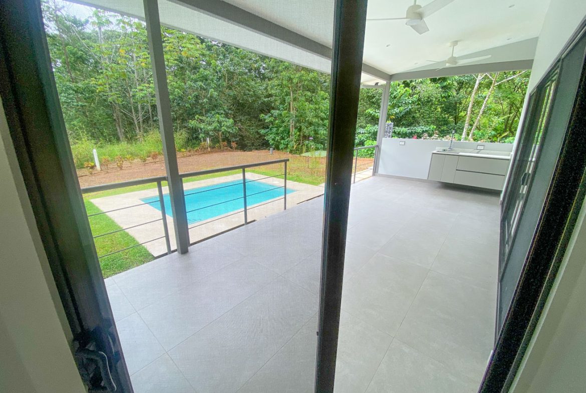 PROPERTY WITH THREE BEDROOM, AND PANORAMIC VIEWS, IN OJOCHAL – 2.5 ACRES