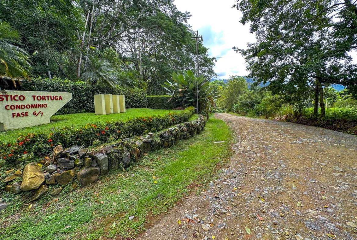 BUILDING PROPERTY WITH PUBLIC ROAD IN FRONT AND FRUIT TREES, IN TORTUGA ARRIBA – 0.30 ACRES