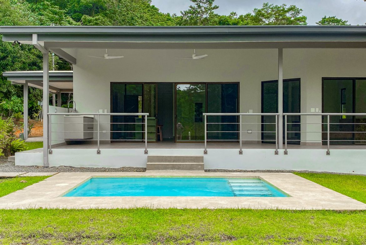 PROPERTY WITH THREE BEDROOM, AND PANORAMIC VIEWS, IN OJOCHAL – 2.5 ACRES