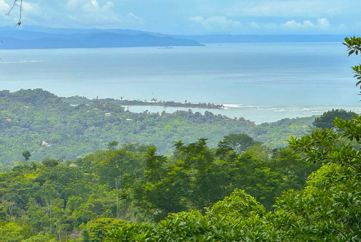 BUILDING PROPERTY WITH AMAZING PANORAMIC OF THE OCEAN, IN TORTUGA ARRIBA PHASE 6 – 0.21 ACRES