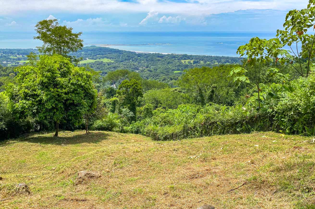 1 (49) BUILDING PROPERTY WITH PANORAMIC VIEWS OF THE OCEAN AND VALLEY, IN UVITA – 1.4 ACRES