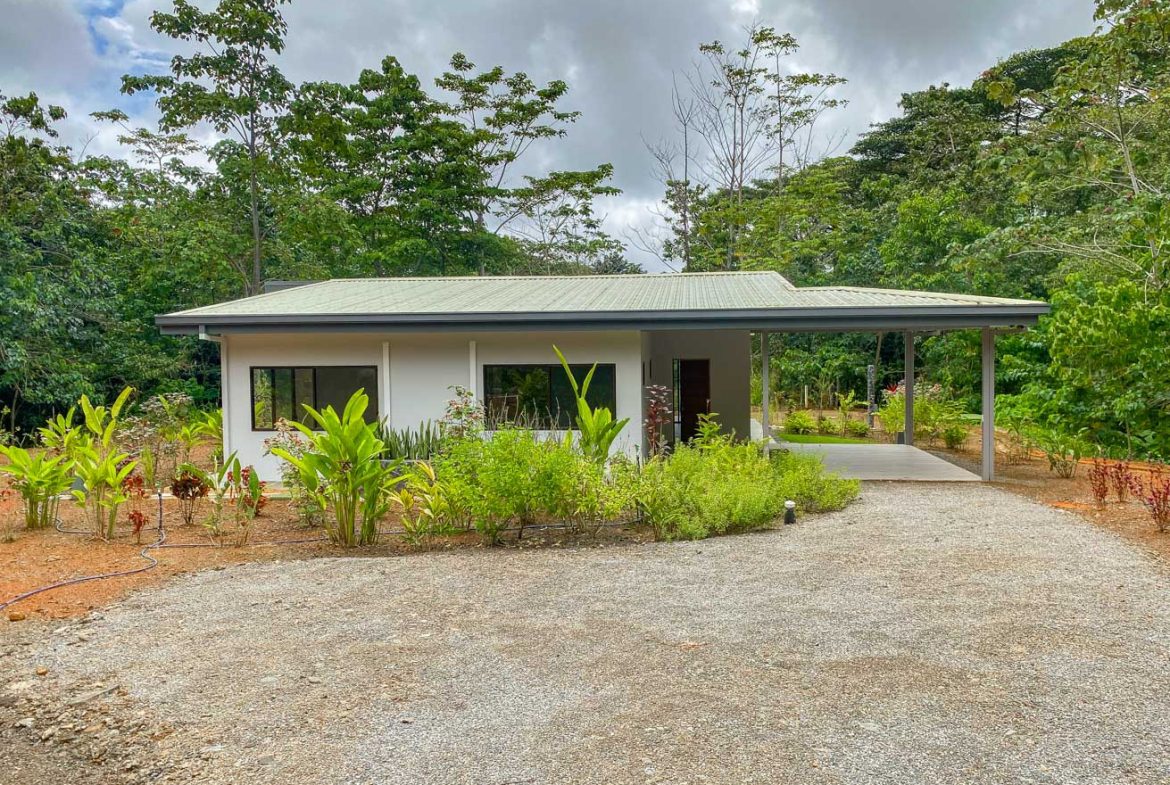 PROPERTY WITH THREE BEDROOM, AND PANORAMIC VIEWS, IN OJOCHAL – 2.5 ACRES