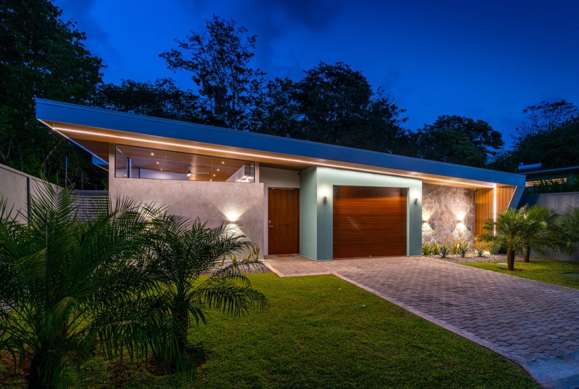 BEAUTIFUL PROPERTY WITH TWO BEDROOM, NEAR THE BEACH, IN COLONIA – 0.15 ACRES, Uvita, Costa Rica — photo 3