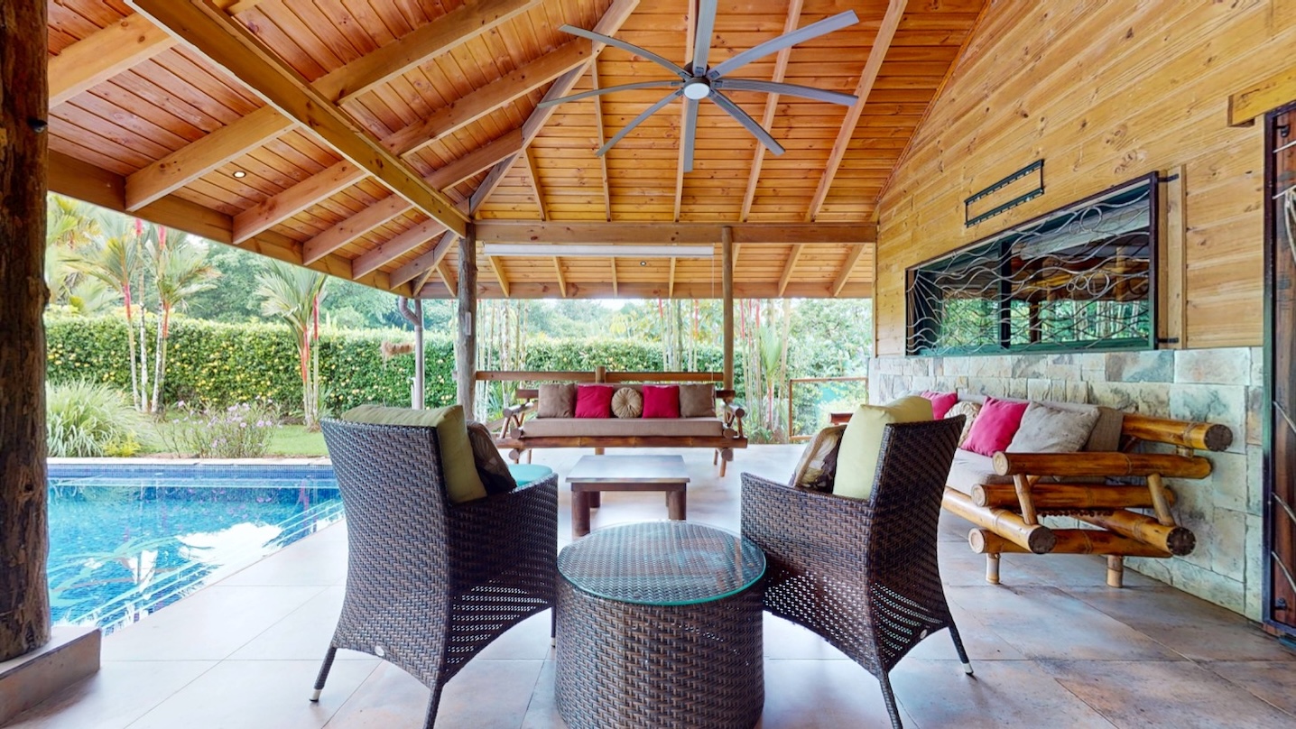 House for sale in Ojochal Costa Rica