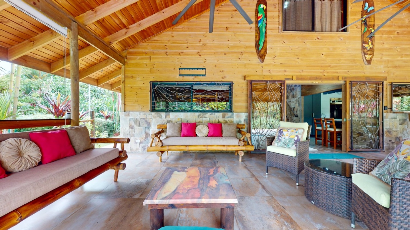 House for sale in Ojochal Costa Rica