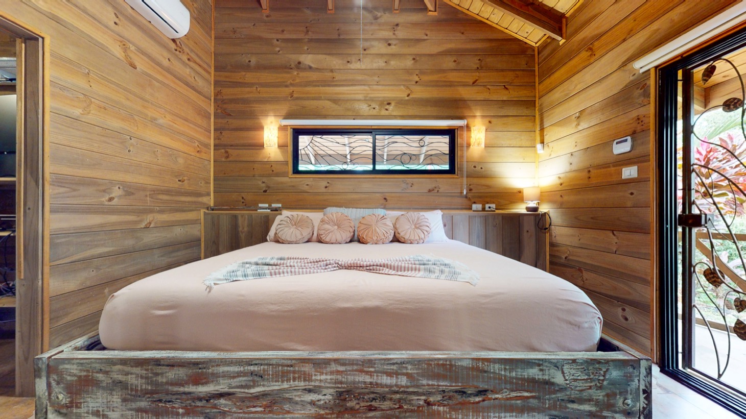 House for sale in Ojochal Costa Rica